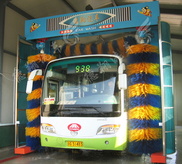 Bus washing machine